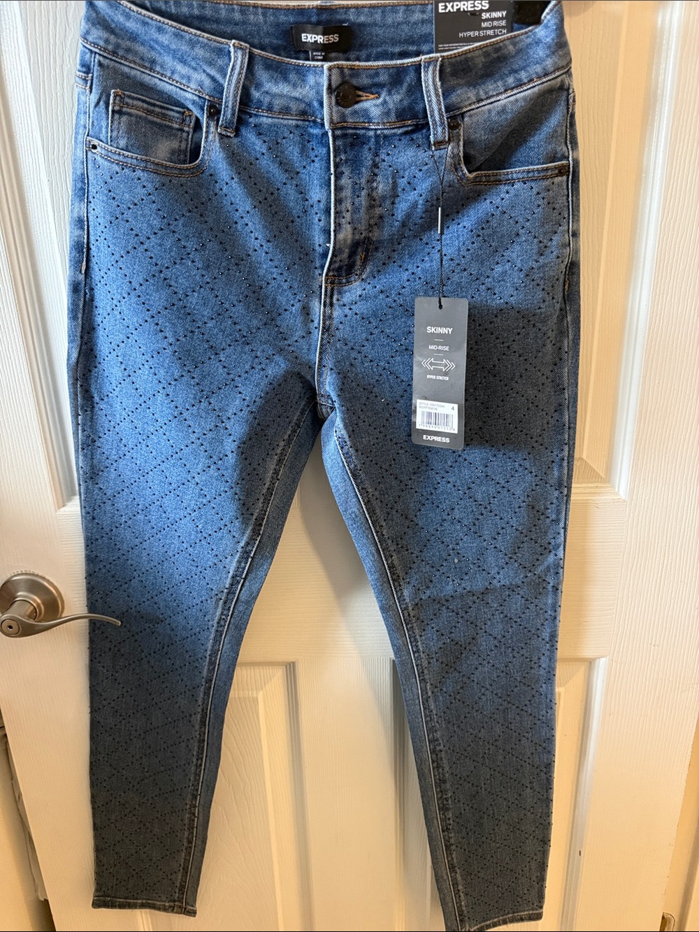 BOUGIE!! You will stand out in these Express Light Blue Black Diamond-Print